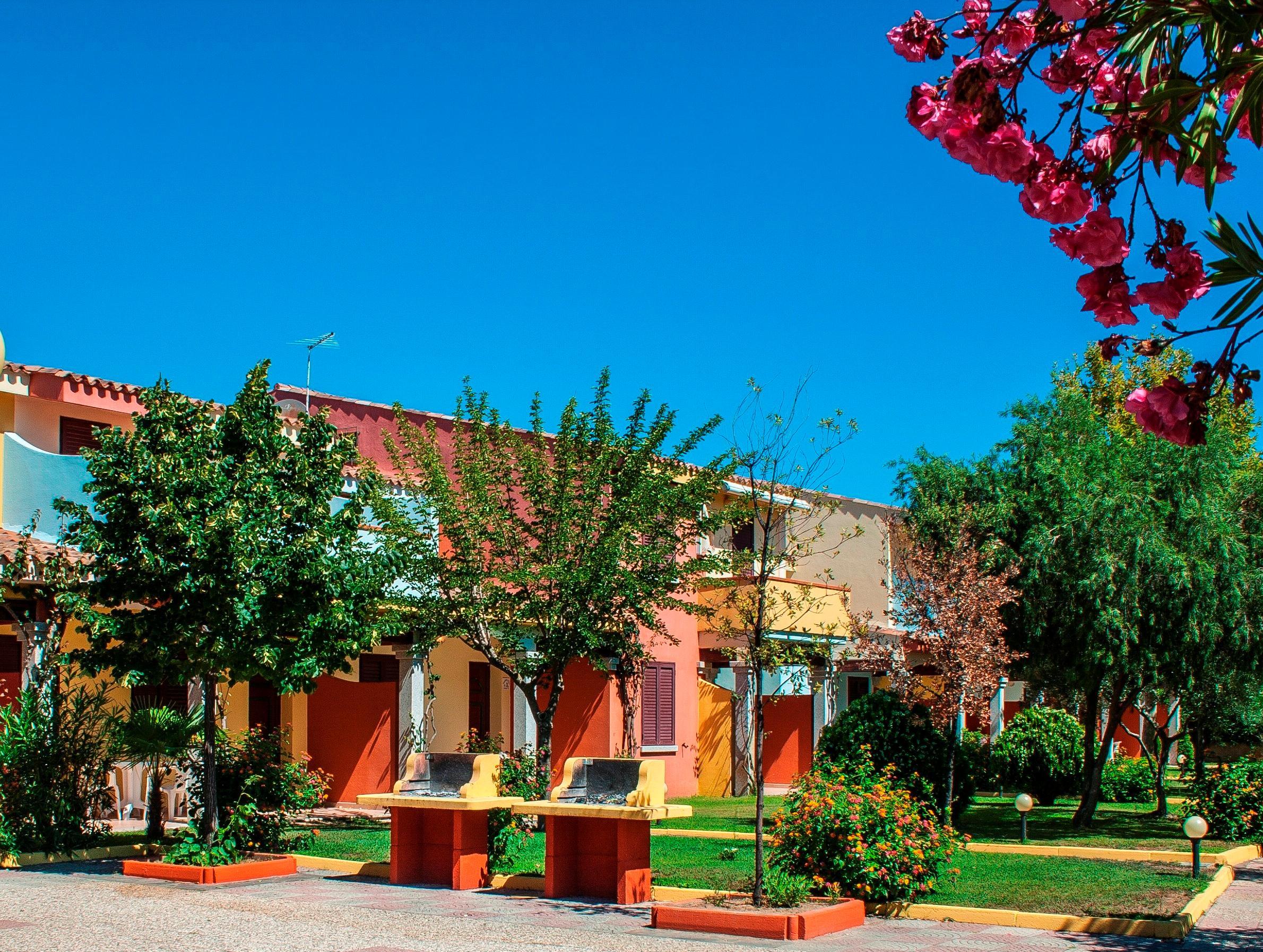 Residence Oasi Anfiteatro Porto Ottiolu Exterior foto