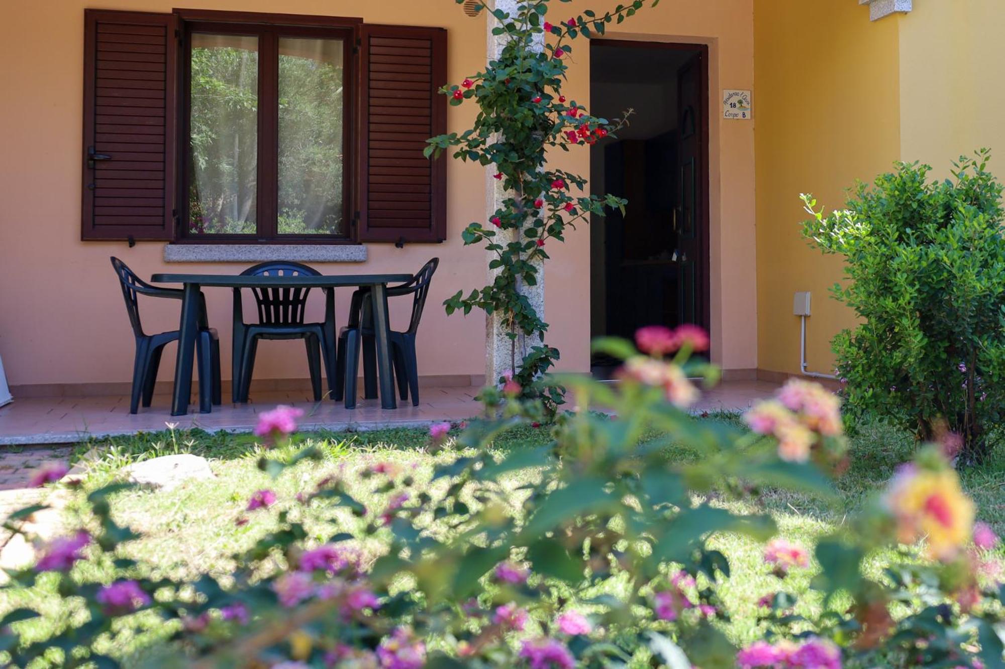 Residence Oasi Anfiteatro Porto Ottiolu Exterior foto