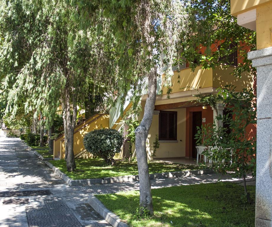 Residence Oasi Anfiteatro Porto Ottiolu Exterior foto