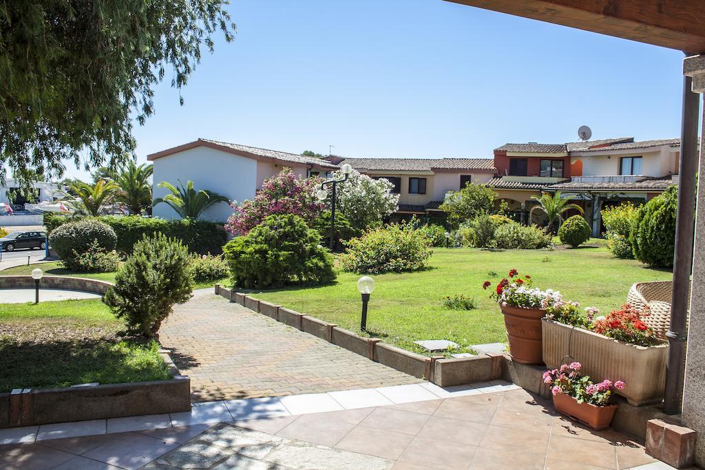 Residence Oasi Anfiteatro Porto Ottiolu Exterior foto